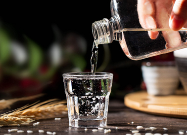 白酒中的苦味能判斷是否是糧食酒？